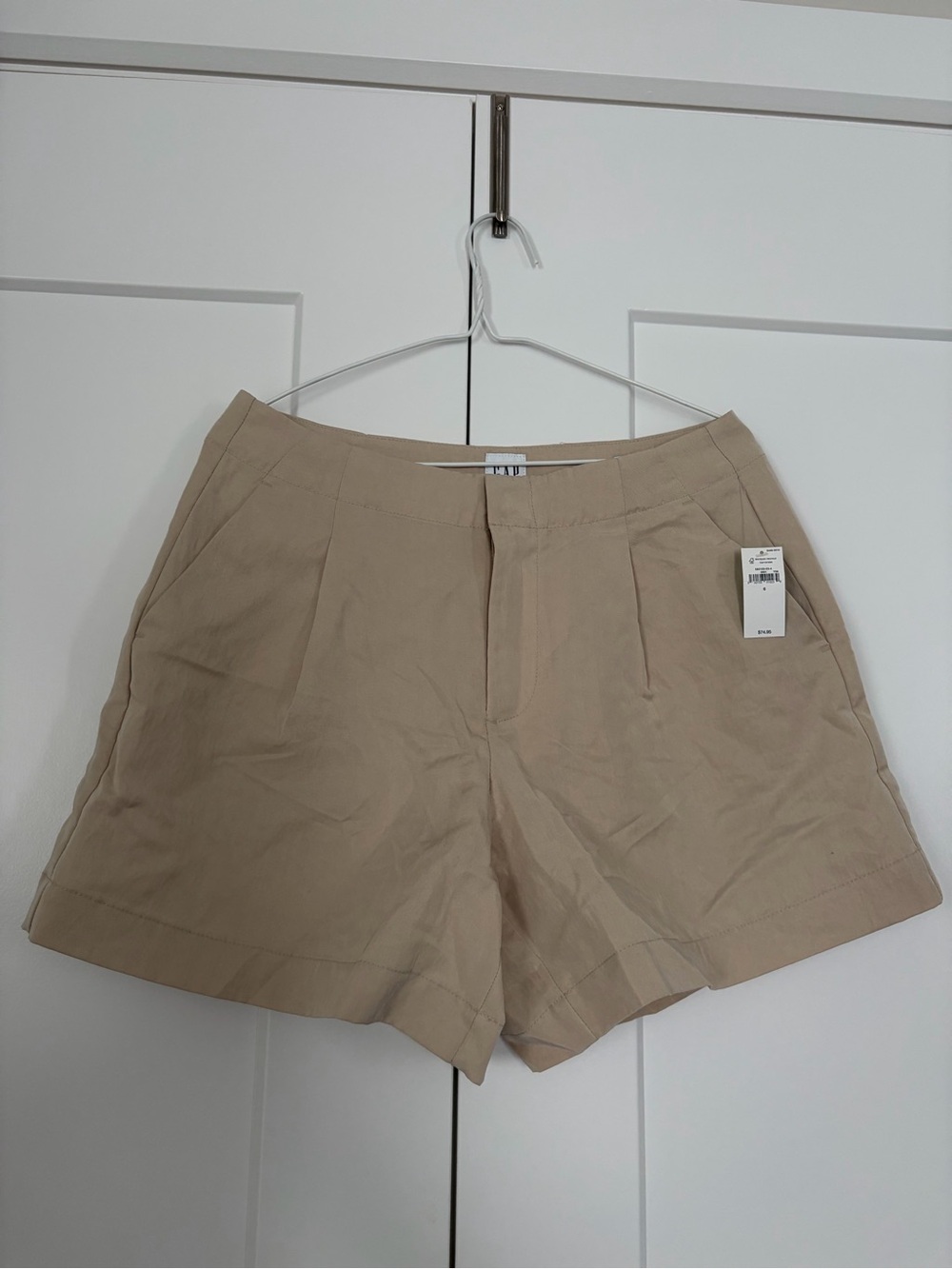 Gap SoftSuit Women's Beige Tailored Shorts BNWT Size 6 - Picture 3 of 6